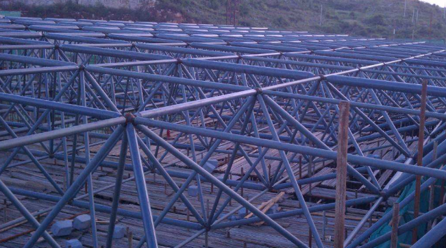 汨罗概述网架加工中对钢材的质量的过细恳求